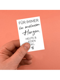 „Für immer in meinem Herzen“ – Traueraufkleber für liebevolle Erinnerungen